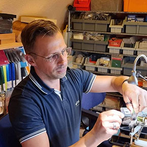 Fly Dressing o the Renomed Stand 25 Rudi Wiestermayer