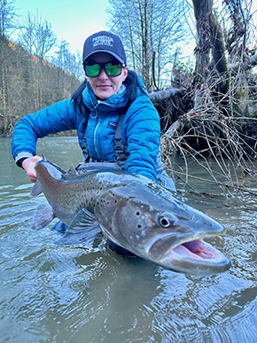 Tanja Drofelnik Fly Dresser tying at The Irish Fly Fair 2025